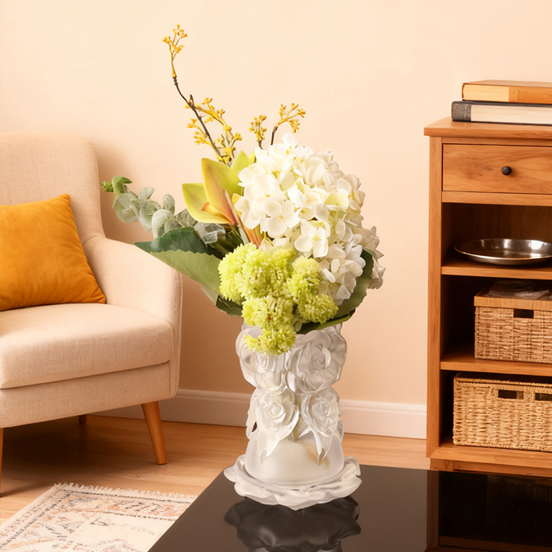 Proces odlewania metodą traconego wosku Szklany wystrój domu Wazon ze szkła kryształowego „Wazon z różami”