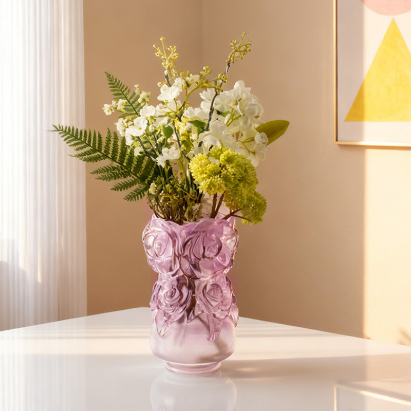 Proces odlewania metodą traconego wosku Szklany wystrój domu Wazon ze szkła kryształowego „Wazon z różami”