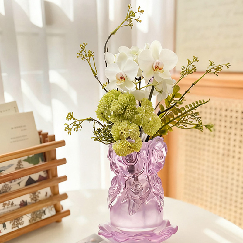 Proces odlewania metodą traconego wosku Szklany wystrój domu Wazon ze szkła kryształowego „Wazon z różami”