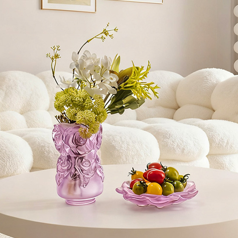 Proces odlewania metodą traconego wosku Szklany wystrój domu Wazon ze szkła kryształowego „Wazon z różami”