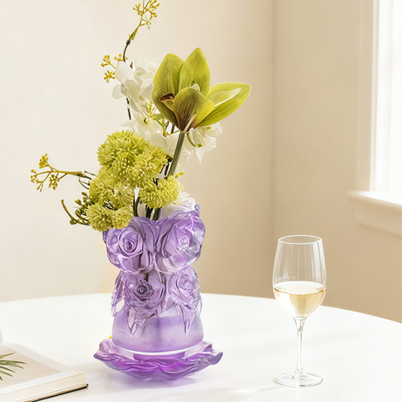 Proces odlewania metodą traconego wosku Szklany wystrój domu Wazon ze szkła kryształowego „Wazon z różami”