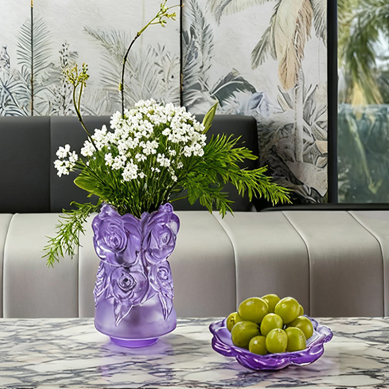 Proces odlewania metodą traconego wosku Szklany wystrój domu Wazon ze szkła kryształowego „Wazon z różami”