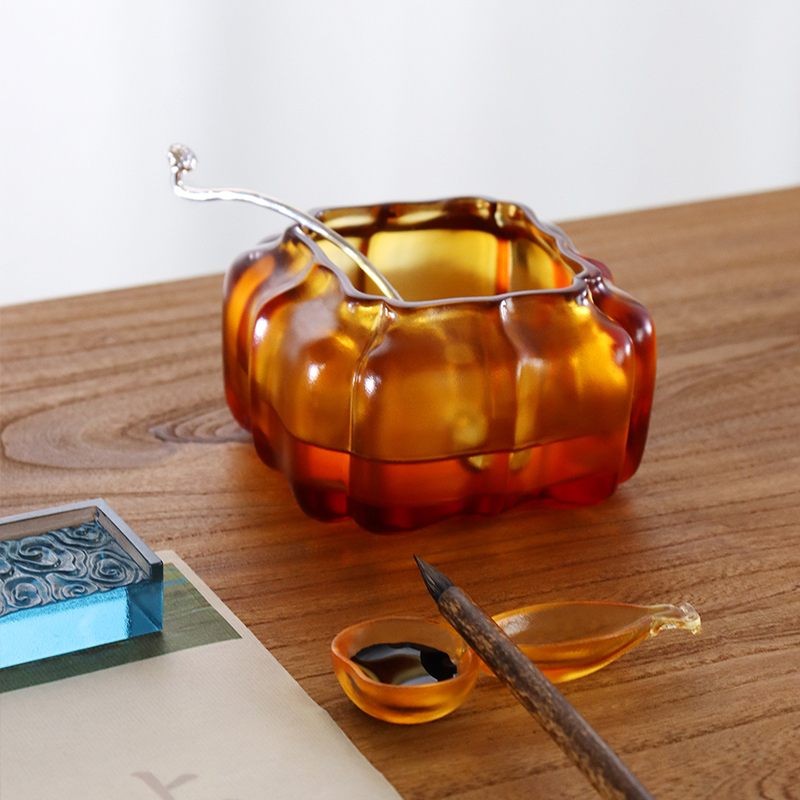 Fioletowy dzbanek na wodę w kształcie dyni ze szkła kryształowego