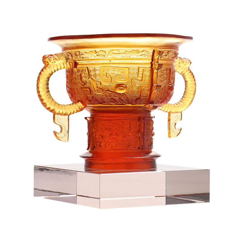 Chiński statyw z rączką ze smoczych uszu i wzorem w ciernie