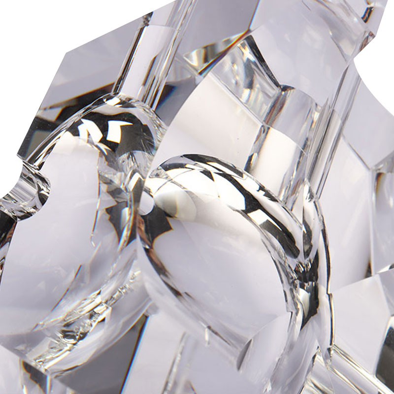 Prosta, geometryczna popielniczka z przezroczystego szkła kryształowego