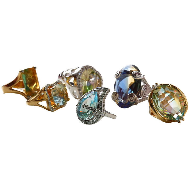 Pierścionek ze szlifowanym szkłem w kształcie łezki