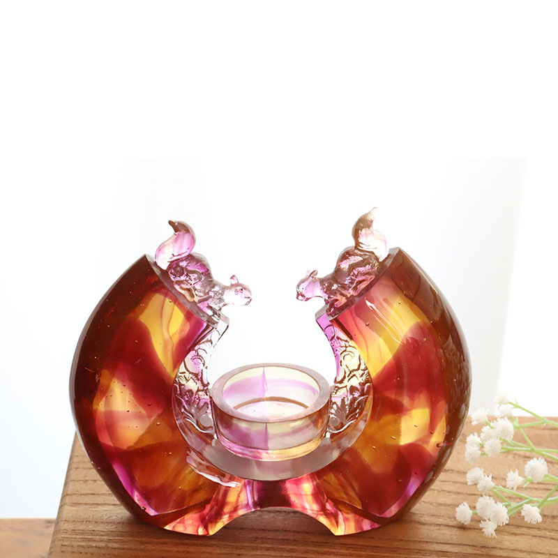 Świecznik z glazury w kolorze fioletowym