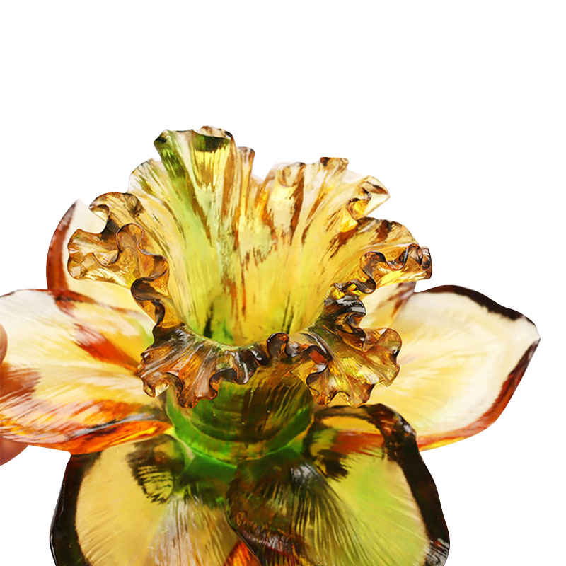 Szklany świecznik w kształcie płatka