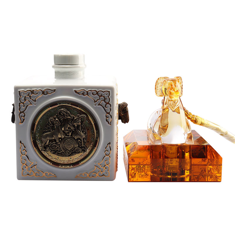 Zestaw butelek wina ze szkła kryształowego w kształcie zwierząt zodiaku chińskiego