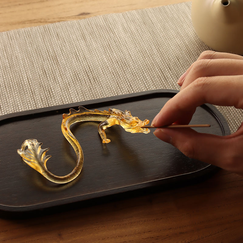 Szklany uchwyt na kadzidło ze Złotego Smoka