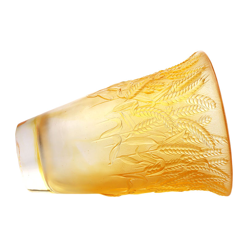 Wazon ze szkła bursztynowego z wytłoczonymi kłosami pszenicy