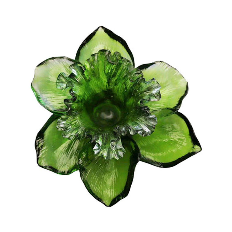 Szklany świecznik w kształcie płatka