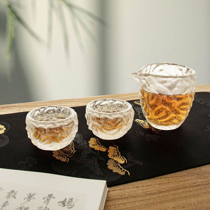Zestaw przezroczystych szklanych filiżanek do herbaty w kształcie bąbelków do użytku w biurze domowym