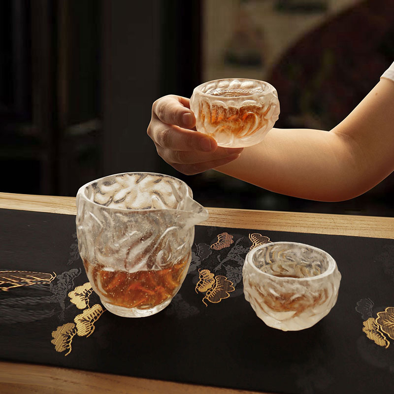 Zestaw przezroczystych szklanych filiżanek do herbaty w kształcie bąbelków do użytku w biurze domowym