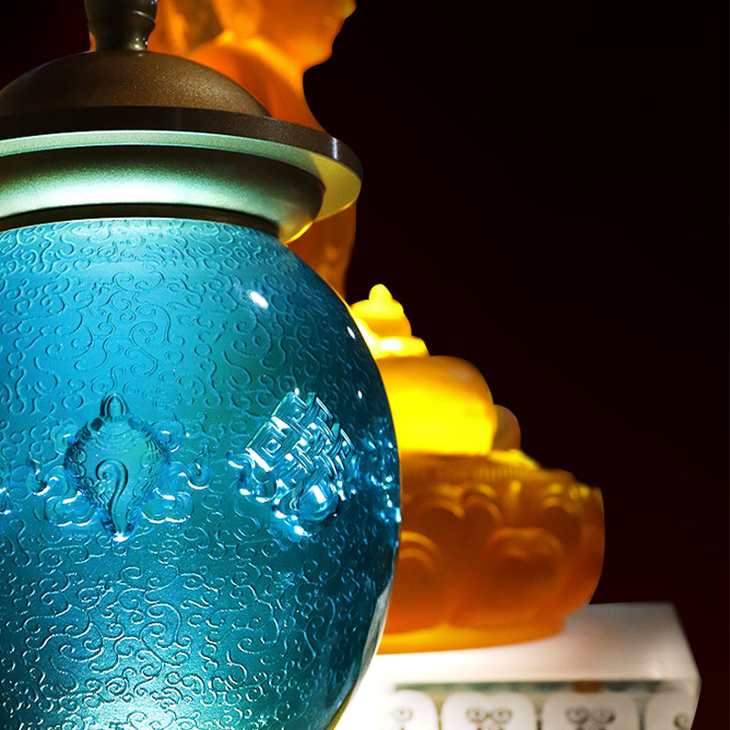 Królewski błękit Osiem pomyślnych symboli Ołtarz buddyjski Ofiary ze szkła kryształowego