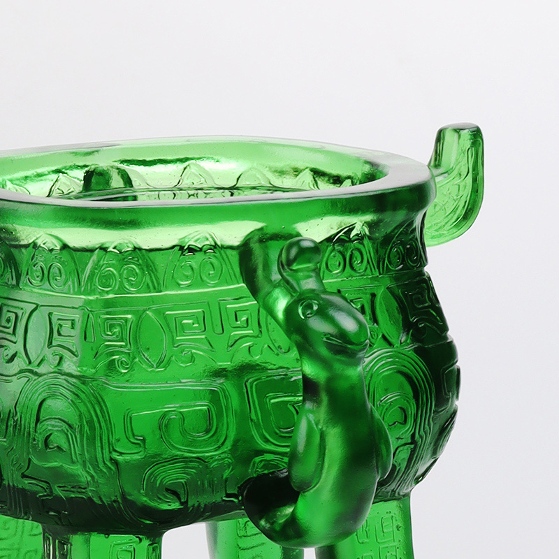 Statyw ze szkła kryształowego w kolorze szmaragdowo-zielonym z uchwytami w kształcie uszu