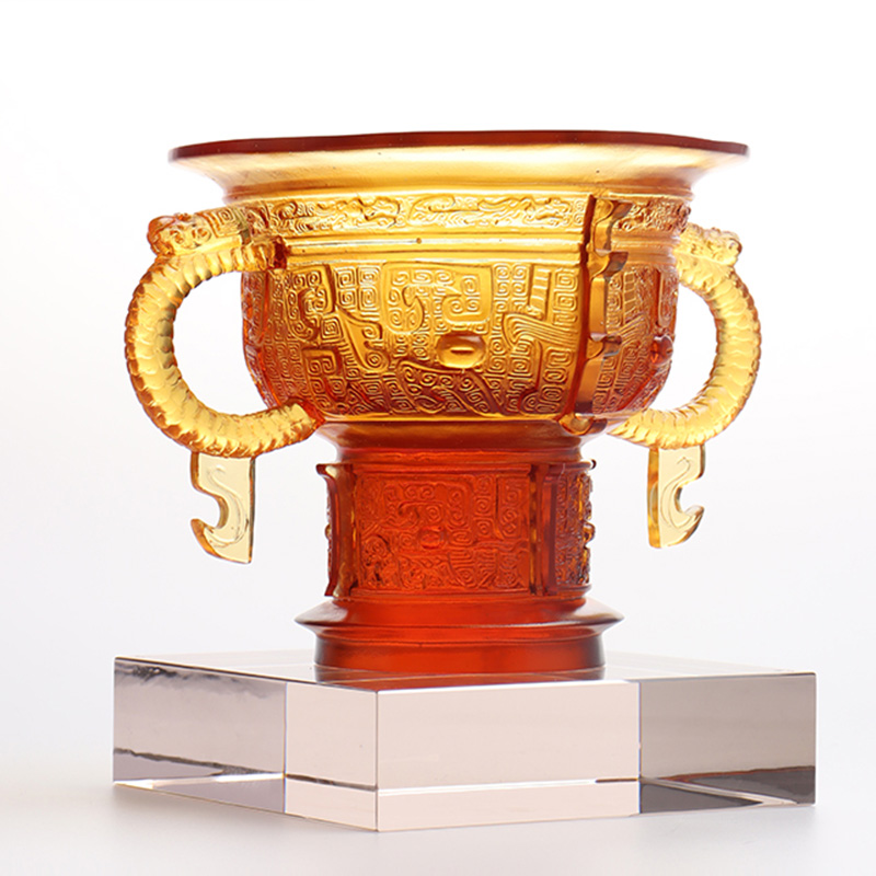 Chiński statyw z rączką ze smoczych uszu i wzorem w ciernie